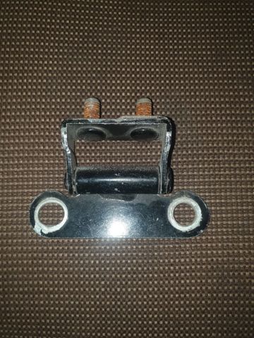 Петля задньої багажної, 3/5 -ої двері 6881021050 TOYOTA