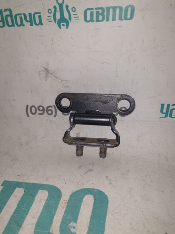 Петля задніх багажних, 3/5 -х дверей 6881047071 TOYOTA