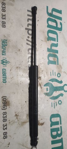 Амортизатор двері 3/5-ї задньої 689500WB20 TOYOTA
