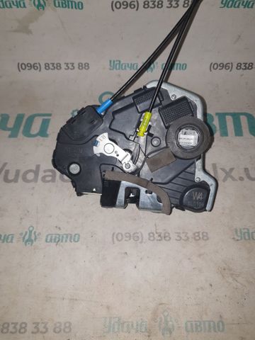 Замок передніх пасажирських дверей 6903002250 TOYOTA