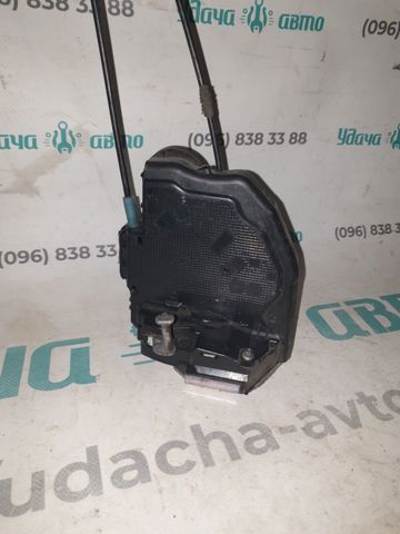 Замок задньої двері, лівої 6906033120 TOYOTA