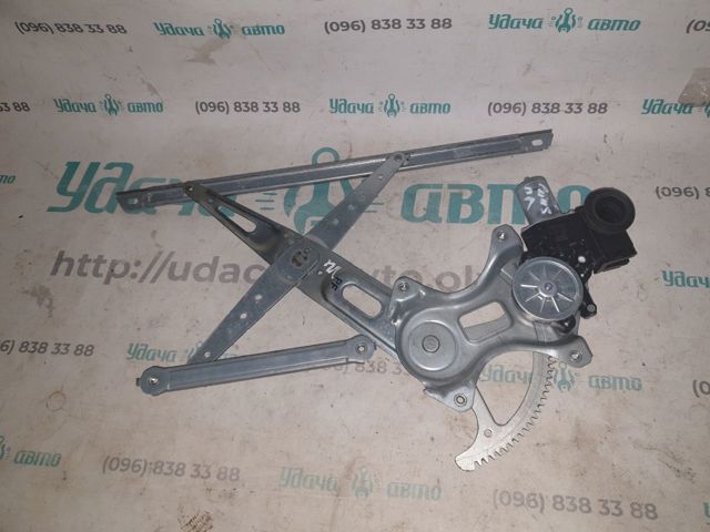 Механізм стеклопідйомника водійських дверей Тойота Яріс