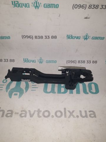 Тримач зовнішньої ручки дверей, передніх лівих 806115AA0A NISSAN
