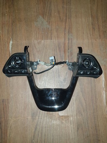 Блок кнопкових перемикачів кермового колеса 8425047611C1 TOYOTA