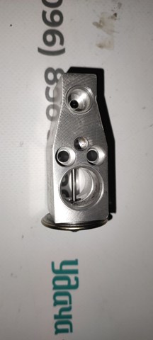 Клапан розширювальний 8851548110 TOYOTA