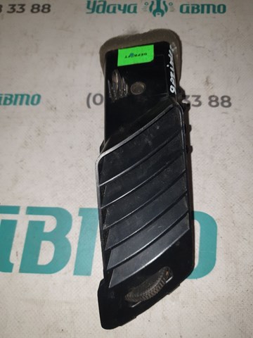 Решітка повітропровода права A9068300354 MERCEDES