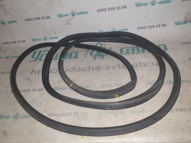 Прокладка дверей передніх правих AM5Z5820708B FORD