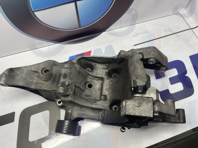 Кріплення генератора 13992010 BMW