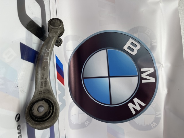 Правий важіль передній нижній підвіски 31126854724 BMW