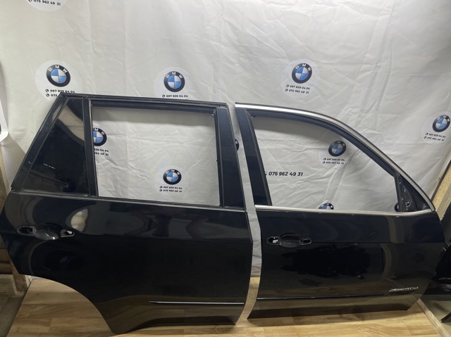 Пасажирські передні двері 41517211424 BMW