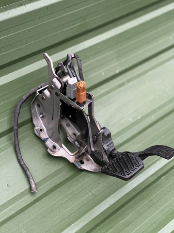 Підаль газу 180025WN0B NISSAN