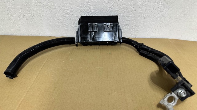 Коробка запобіжників 7154722330 NISSAN