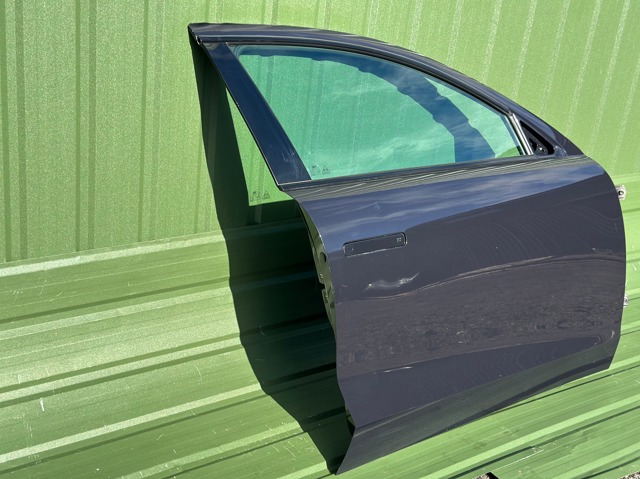 Дверка передня права 76004KL000 HYUNDAI