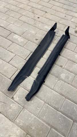 Ущільнювач крила 7P6821112B VAG