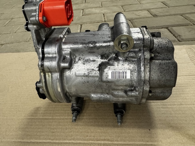 Компресор холодоагенту 926005SA1B NISSAN