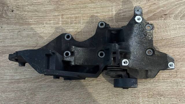 Кронштейн генератора 03L903139Q VAG