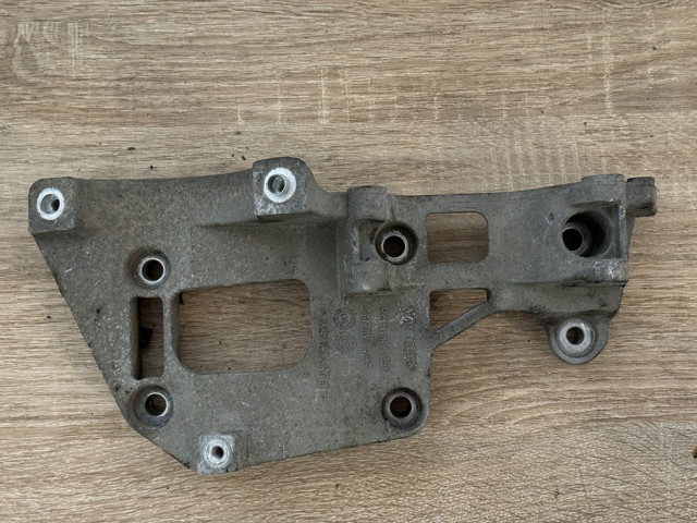Кріплення генератора 06F903143F VAG