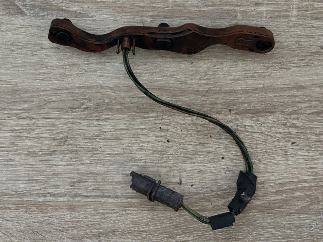 Дріт високовольтний 1348654 LAND ROVER