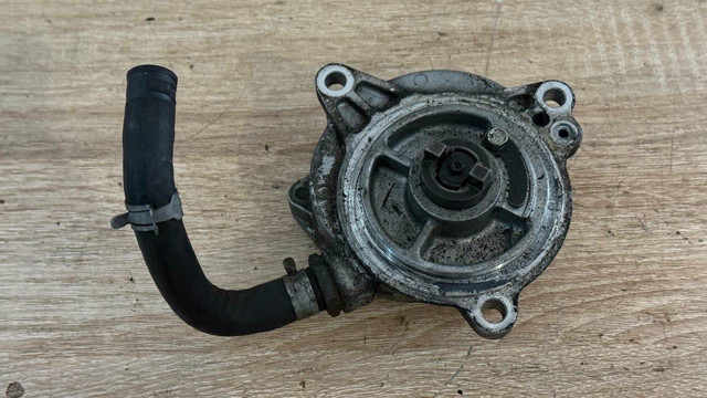 Насос вакуумний 14792AA000 SUBARU