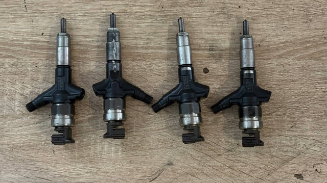 Форсунка паливна 16613AA020 SUBARU