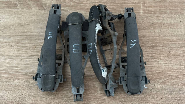 Ручка дверей в зборі 1K5837205GRU VAG