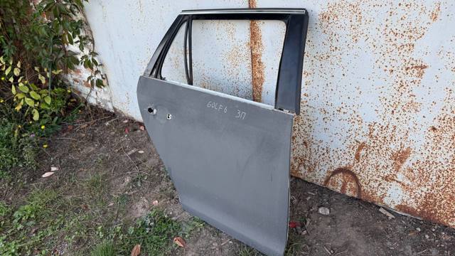 Двері задні в зборі 1K9833056 VAG