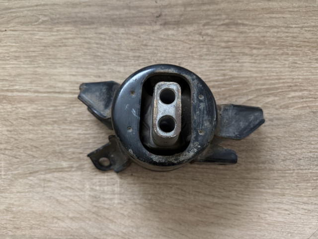 Опора двигуна задня 218301R050 HYUNDAI