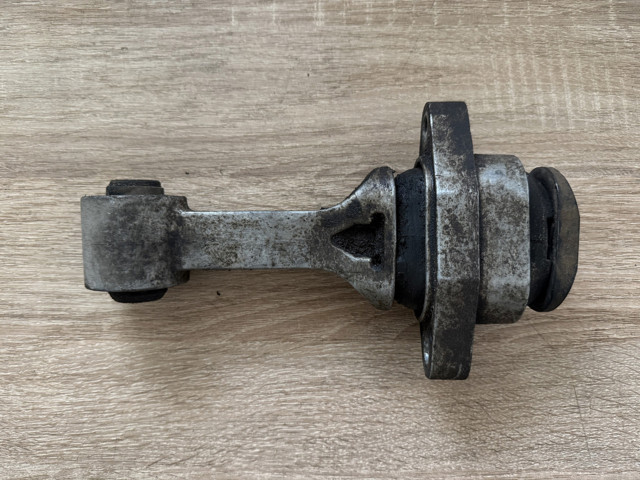 Подушка (опора) двигуна, нижня 219501R000 HYUNDAI