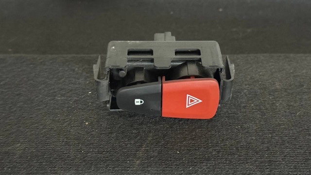 Кнопка аварійної сигналізації 252100502R RENAULT