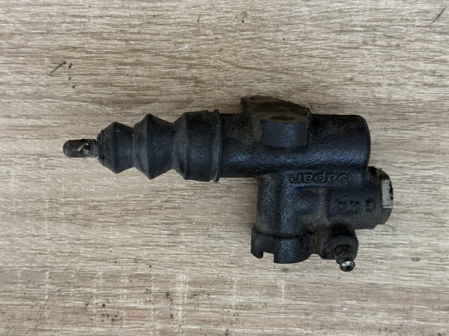 Циліндр зчеплення робочий 30620AA191 SUBARU