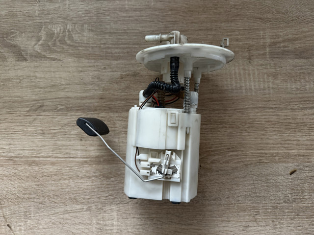 Паливний насос 311101R200 HYUNDAI