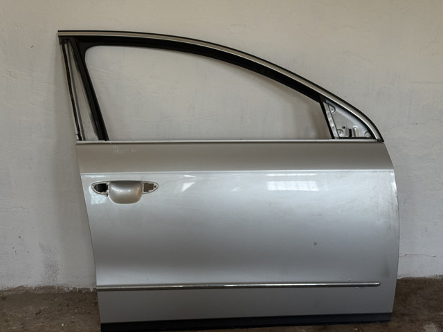 Пасажирські передні двері 3C4831056J VAG