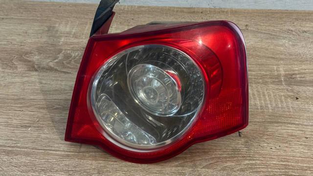 Фара задня права зовнішня 3C5945096H VAG