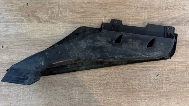Повітрозабірник повітряного фільтра Subaru Forester 3