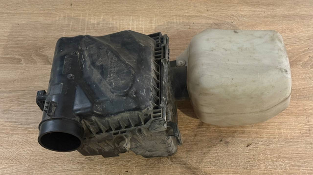 Корпус повітряного фільтра, нижня частина 46052AG051 SUBARU