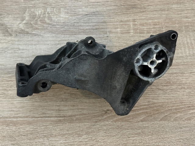 Кронштейн генератора 4H2Q10239EA LAND ROVER