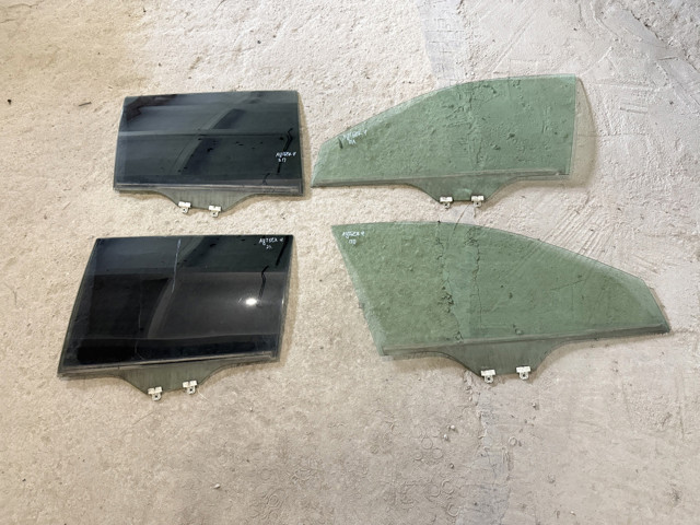Скло пасажирських дверей 61011AJ000 SUBARU