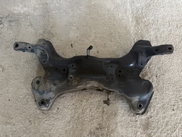 Балка передньої підвіски, підрамник 624004L000 HYUNDAI