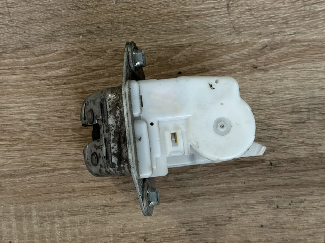 Замок задніх дверей 63032FG101 SUBARU