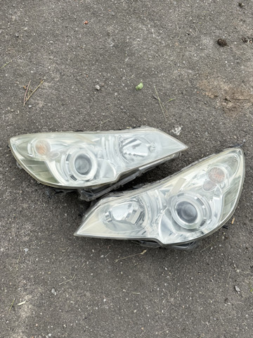 Фара передня права 84001AJ101 SUBARU