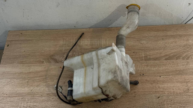 Бачок склоомивача 86631SC020 SUBARU