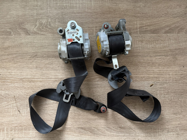 Ремені безпеки 888804L000RY HYUNDAI