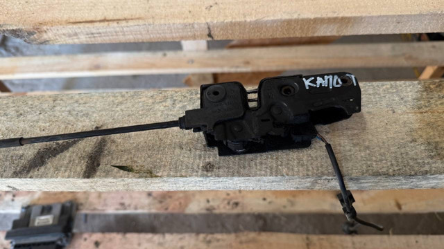 Замок капота 8K0823509F VAG