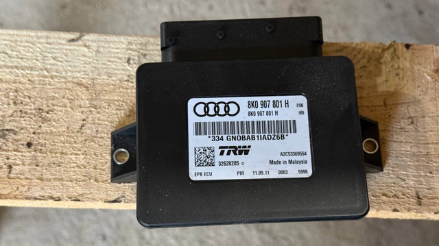 Блок керування (модуль) електромеханічного стояночного гальма 8K0907801H VAG