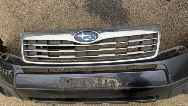 Облицювання радіатора 91121SC012 SUBARU