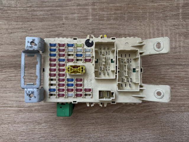 Корпус запобіжників 919504L510 HYUNDAI