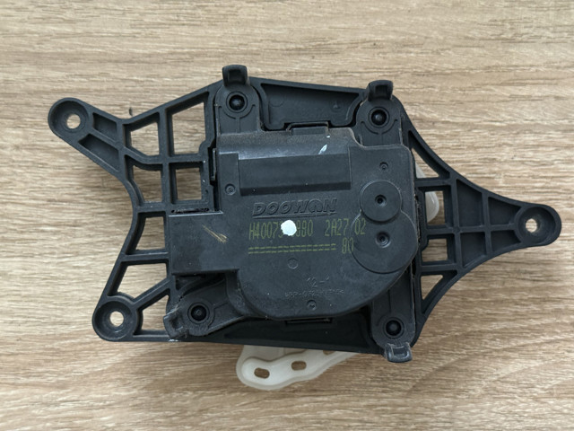 Двигун заслінки печі 971571JAA0 HYUNDAI