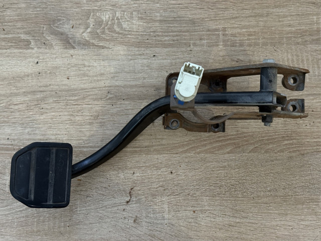 Підаль газу SLC500021 LAND ROVER