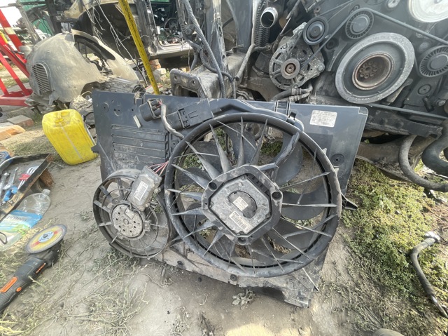 Дифузор (кожух) радіатора охолодження 7L0121203G VAG