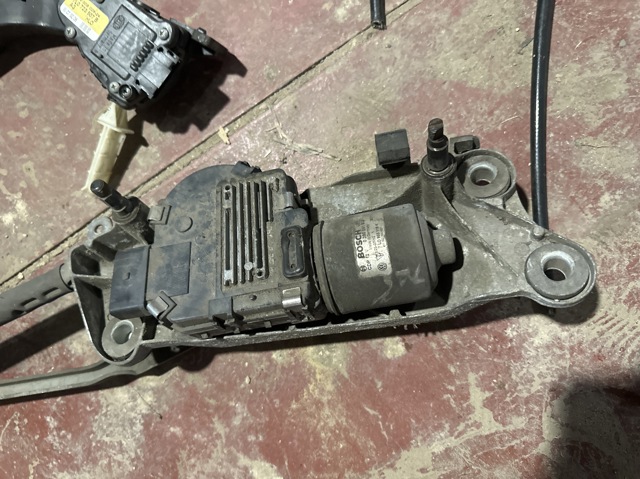 Мотор склоочисника передній 7L0955119K VAG